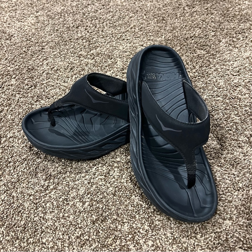 Hoka One One Unisex ORA Recovery Sandal/FlipFlop Men’s Sz 7 Women’s Sz 9 Black